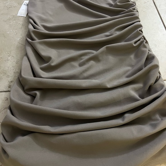 Abercrombie & Fitch Elegant Sand Ruched Dress NWT Size XL - Picture 2 of 11